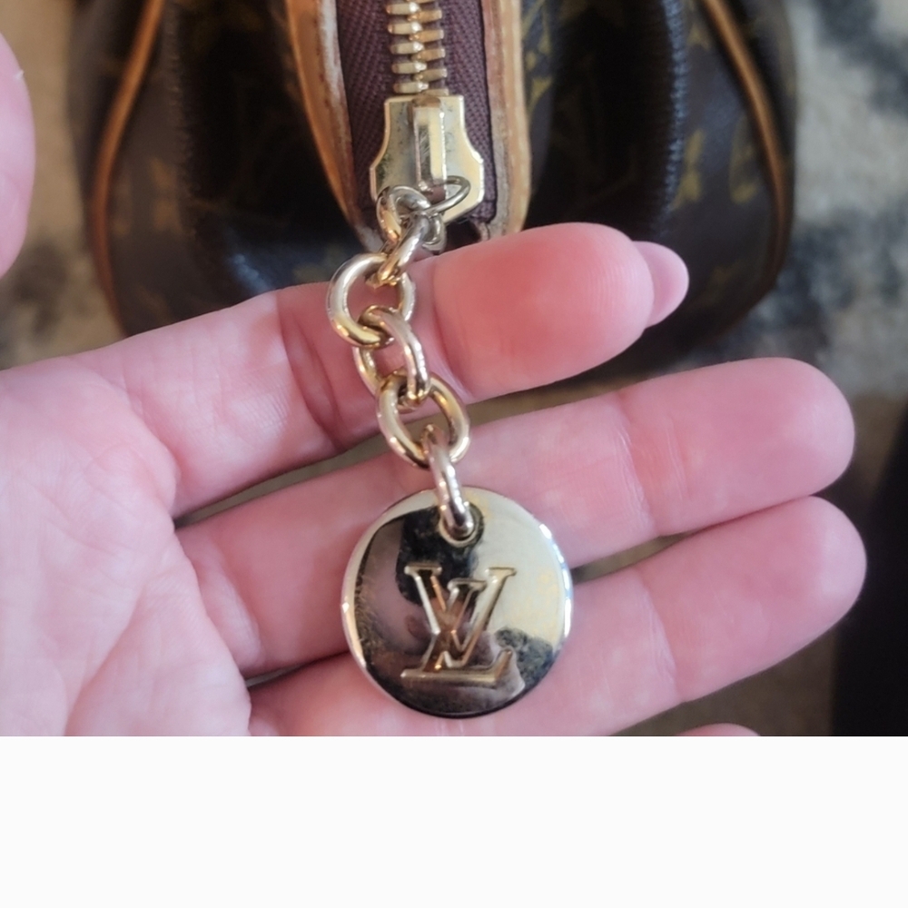 Louis Vuitton Brown Monogram Handbag - Picture 6 of 9
